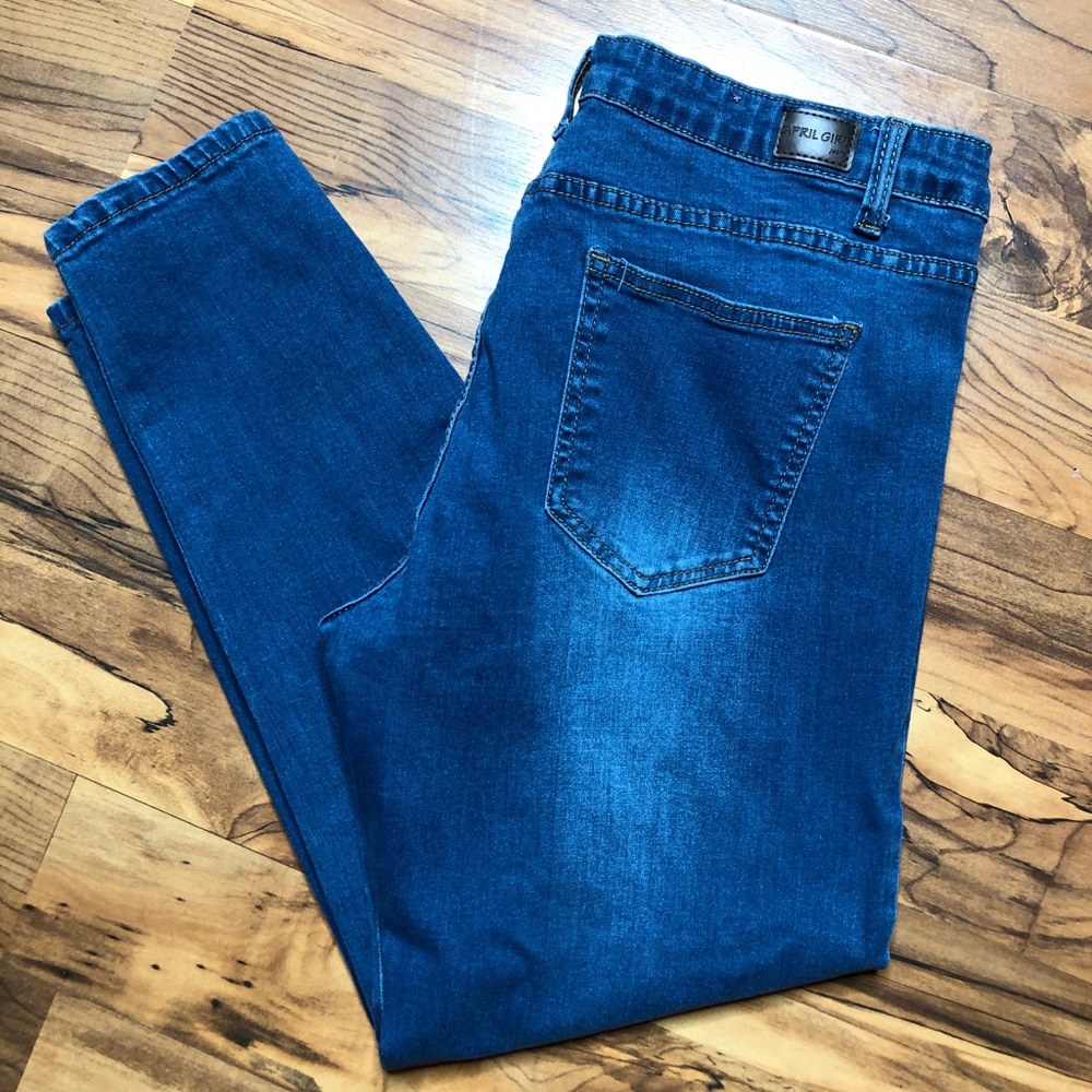 Knee ripped jeans
